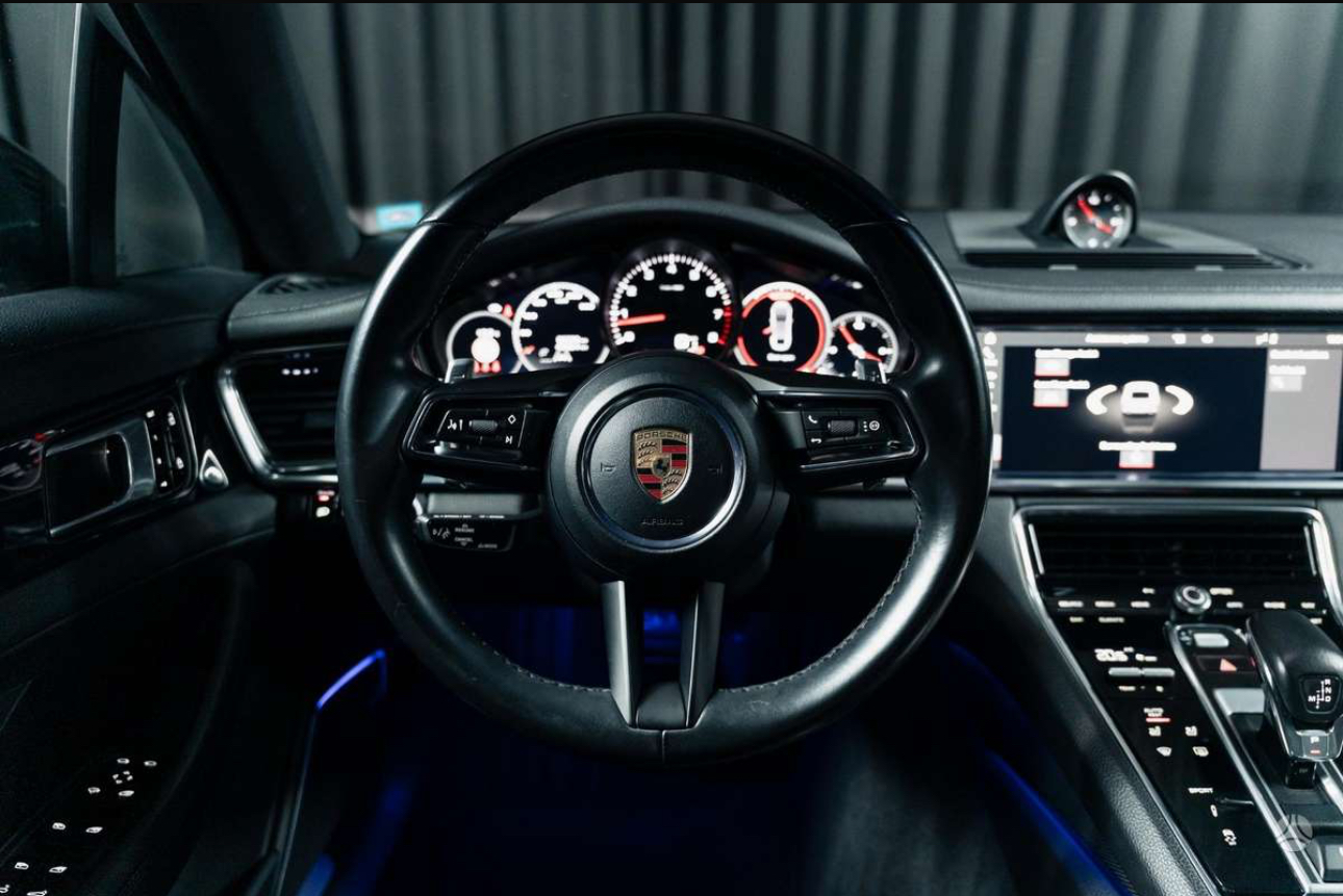 Porsche Panamera – Image 16