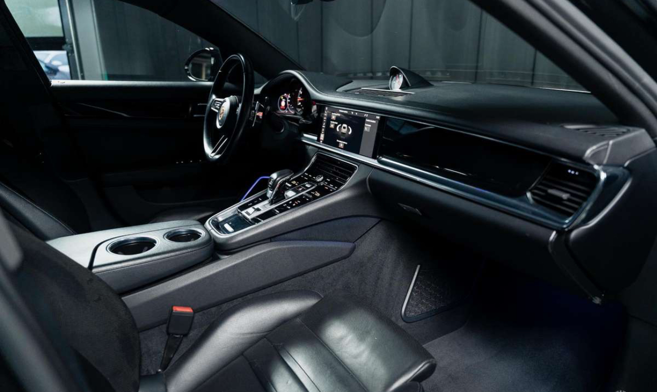 Porsche Panamera – Image 25